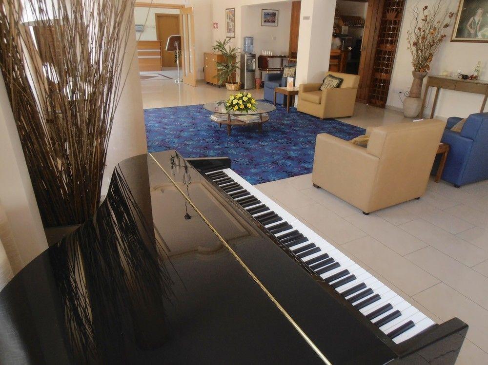 Crown Inn Hotel Нікосія Екстер'єр фото